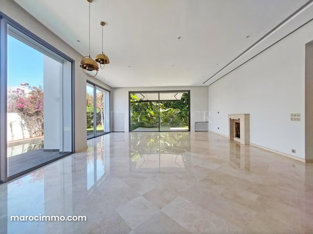 Location magnifique villa rénovée moderne à Ain Diab, Casablanca — 3