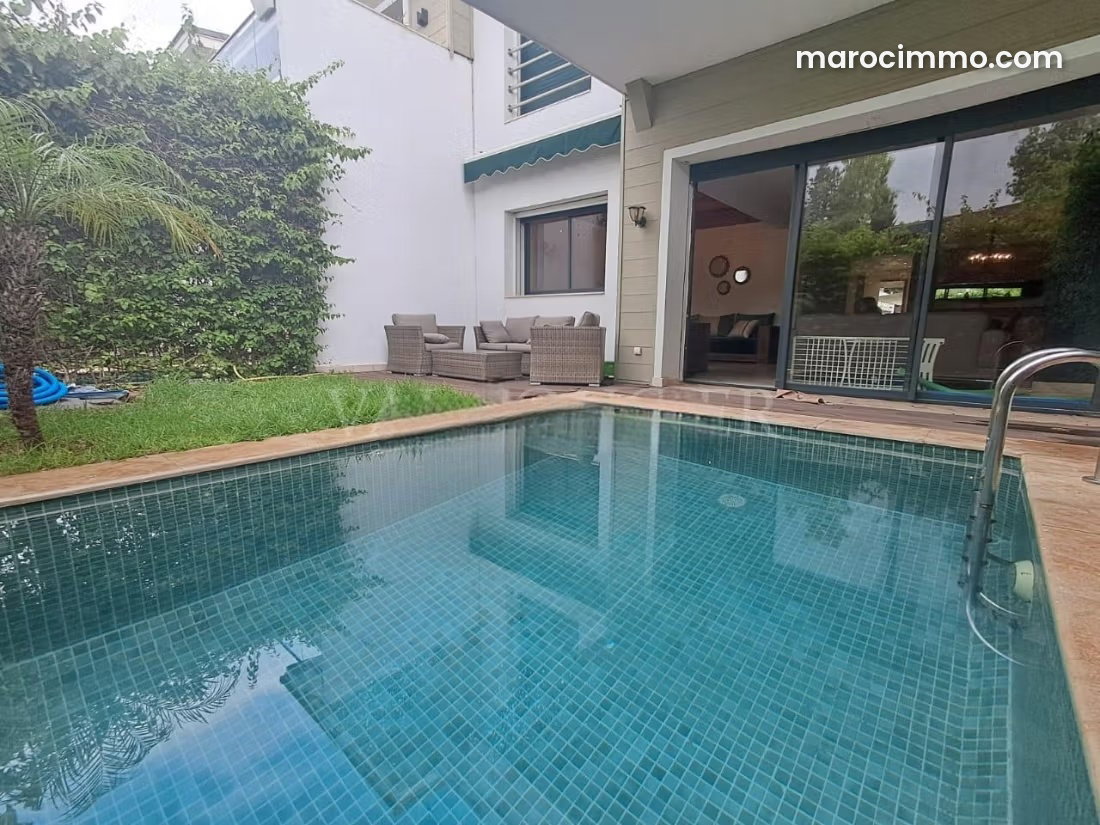 Villa meublée 300 m², piscine et jardin à Bouskoura centre — Bouskoura