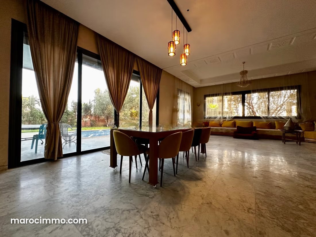 600 sqm villa, 6 bedrooms, swimming pool, Route de Casablanca, Marrakech — Marrakesh
