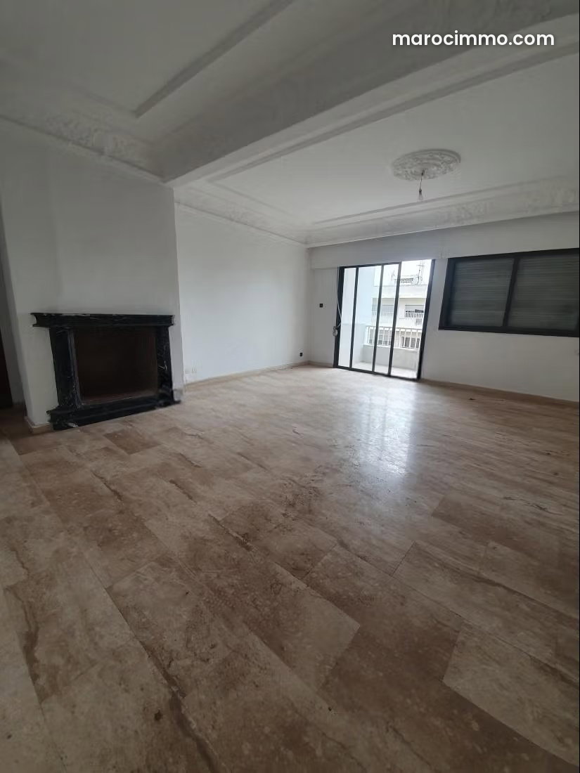 110 m² Apartment, 3 Bedrooms with Garden and Garage in C.I.L, Casablanca — Casablanca