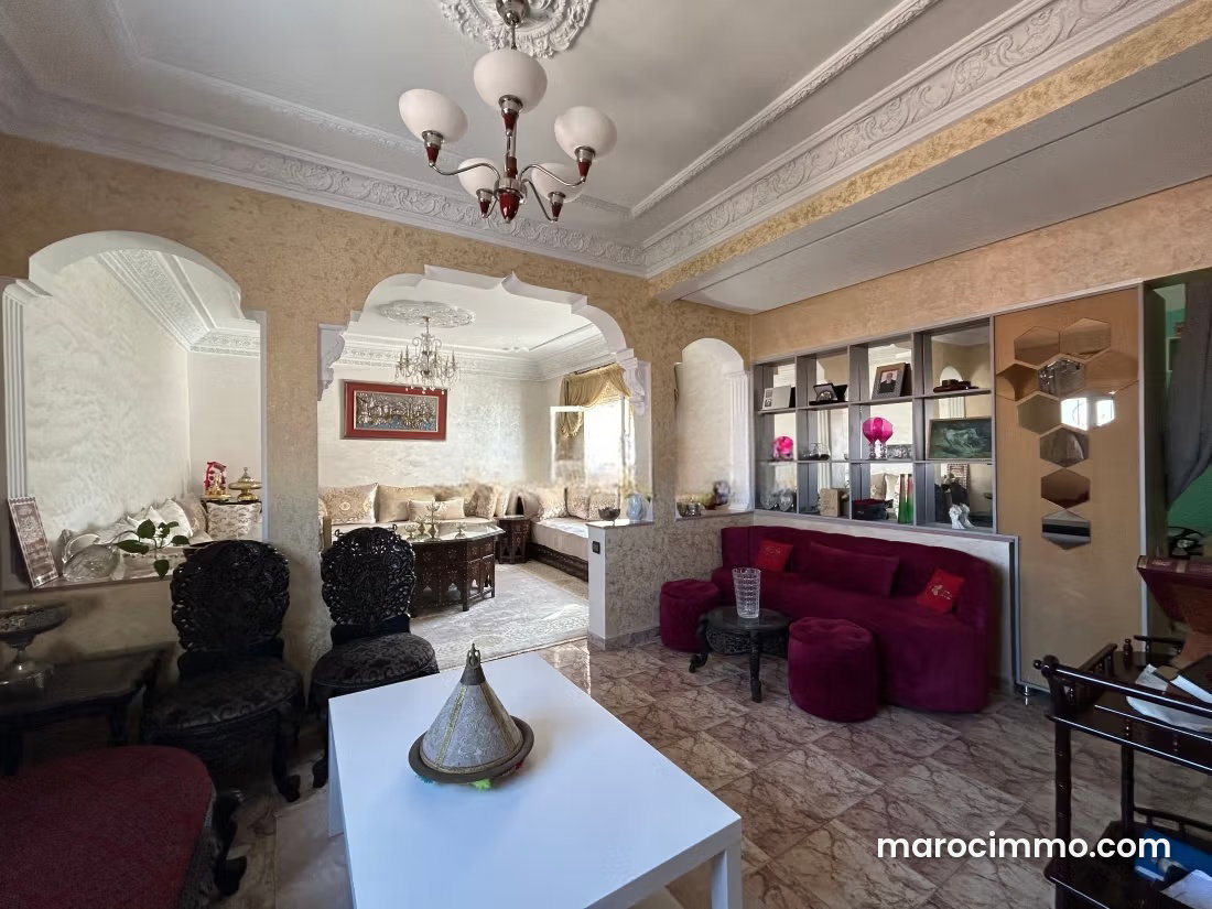 165 sqm Duplex in Oulfa, Casablanca, 3 Frontages and Generous Space — Casablanca