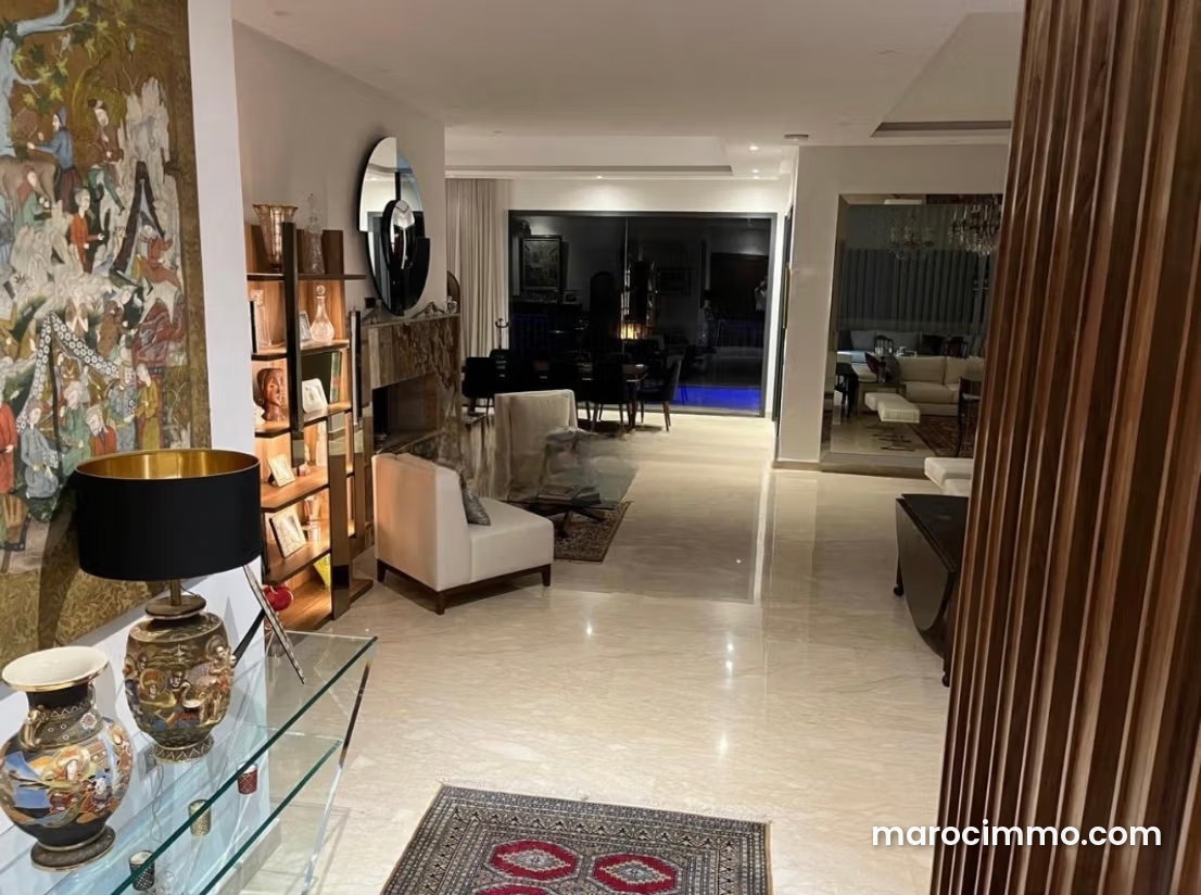 Villa à vendre à Souissi, Rabat, jardin et piscine — Rabat
