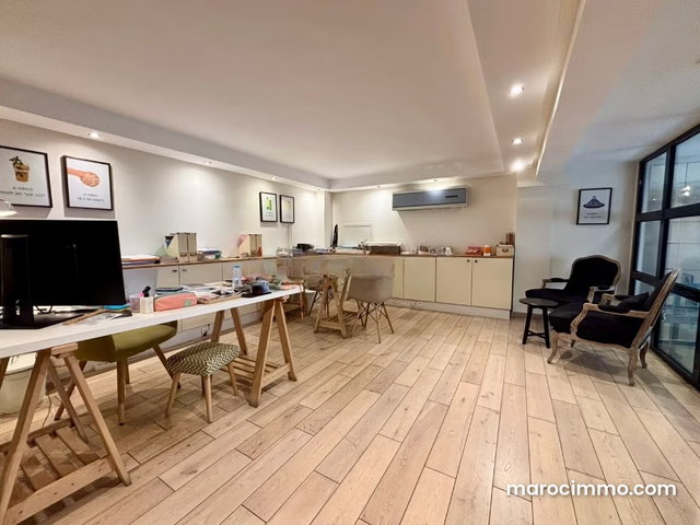 Bourgogne/Bureau de 120m² Équipé sur Deux Niveaux — 4