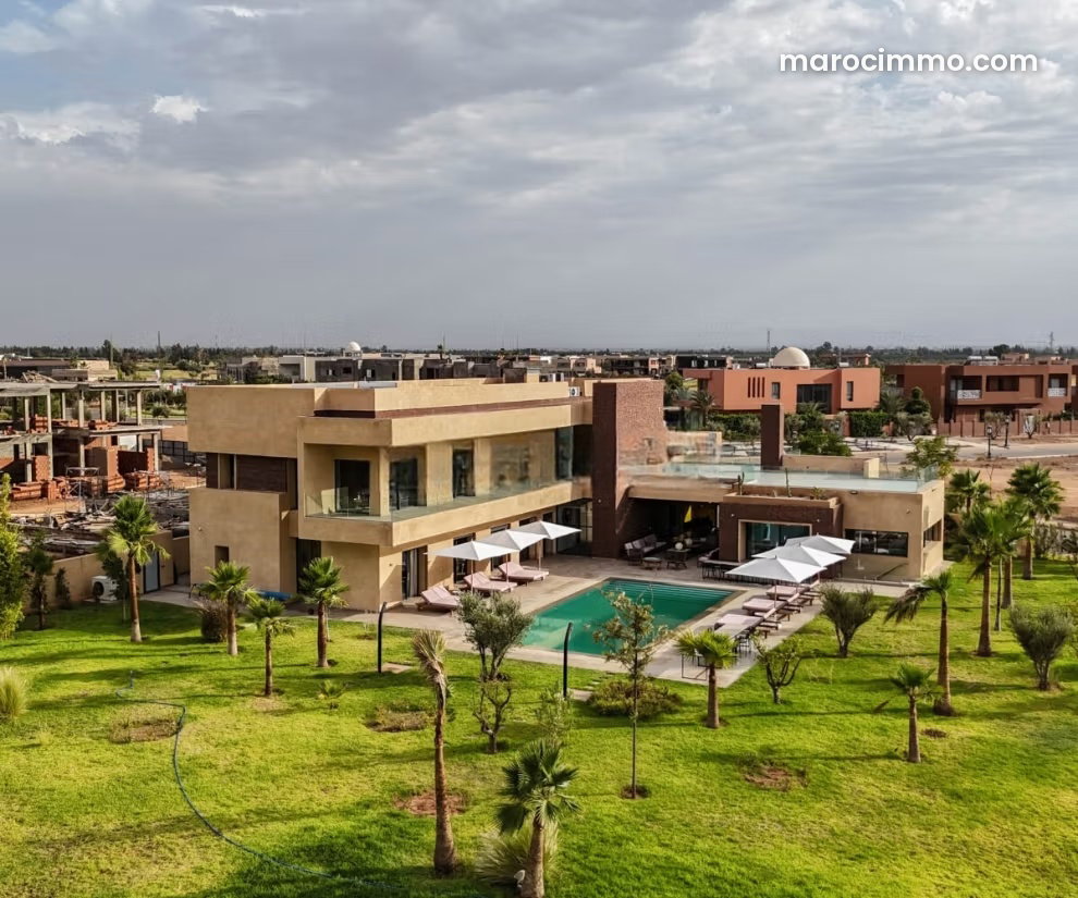 Villa 7 chambres à vendre Amelkis, Marrakech, face au golf — Marrakech