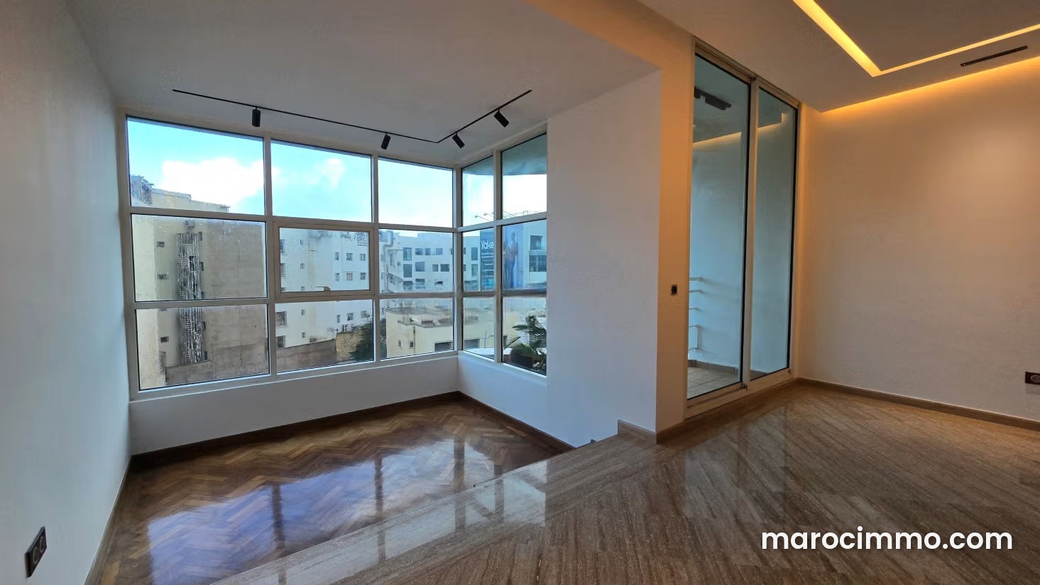 250 sqm Apartment, 3 Bedrooms with Terrace, Racine, Casablanca — Casablanca