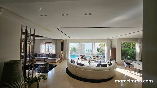 Maison à vendre à Californie. Superficie 500 m². Bien meublé — 2