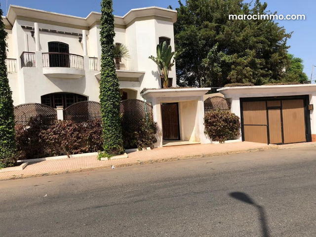Villa à rénover à usage commercial ou Professionnel — Casablanca