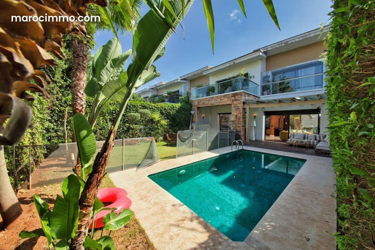 370 sqm Villa with Pool and Garden, Ville Verte, Bouskoura — Bouskoura