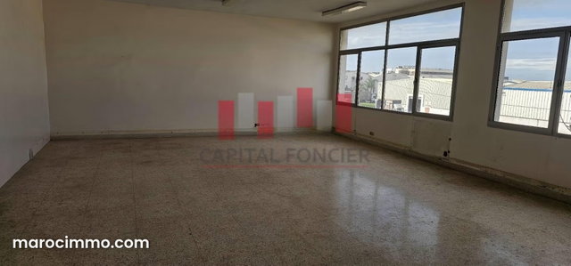 Usine industrielle de 4.200 m de surface utile a la location zone industrielle de ain sebaa — 2