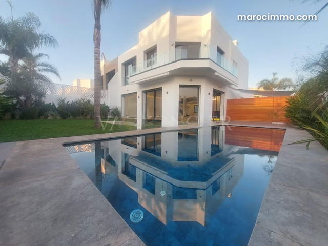 Location magnifique villa vide 420m2 avec piscine Californie, Casablanca — الدار البيضاء