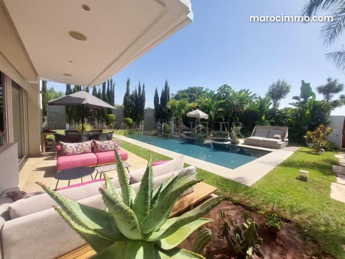 Brand-new 780 sqm villa with pool and garden, central Bouskoura — Bouskoura