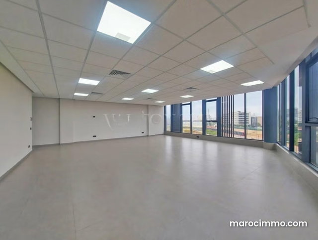 Office space for rent in high-end building 90m2 Bachkou, Casablanca — 3
