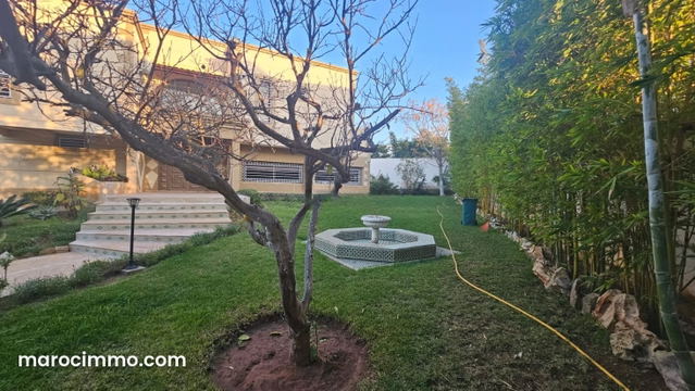 Villa à louer à Souissi usage de bureau — Rabat