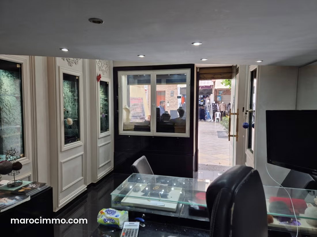 Local commercial rue piétonne Maarif Casablanca 44 m² — Casablanca