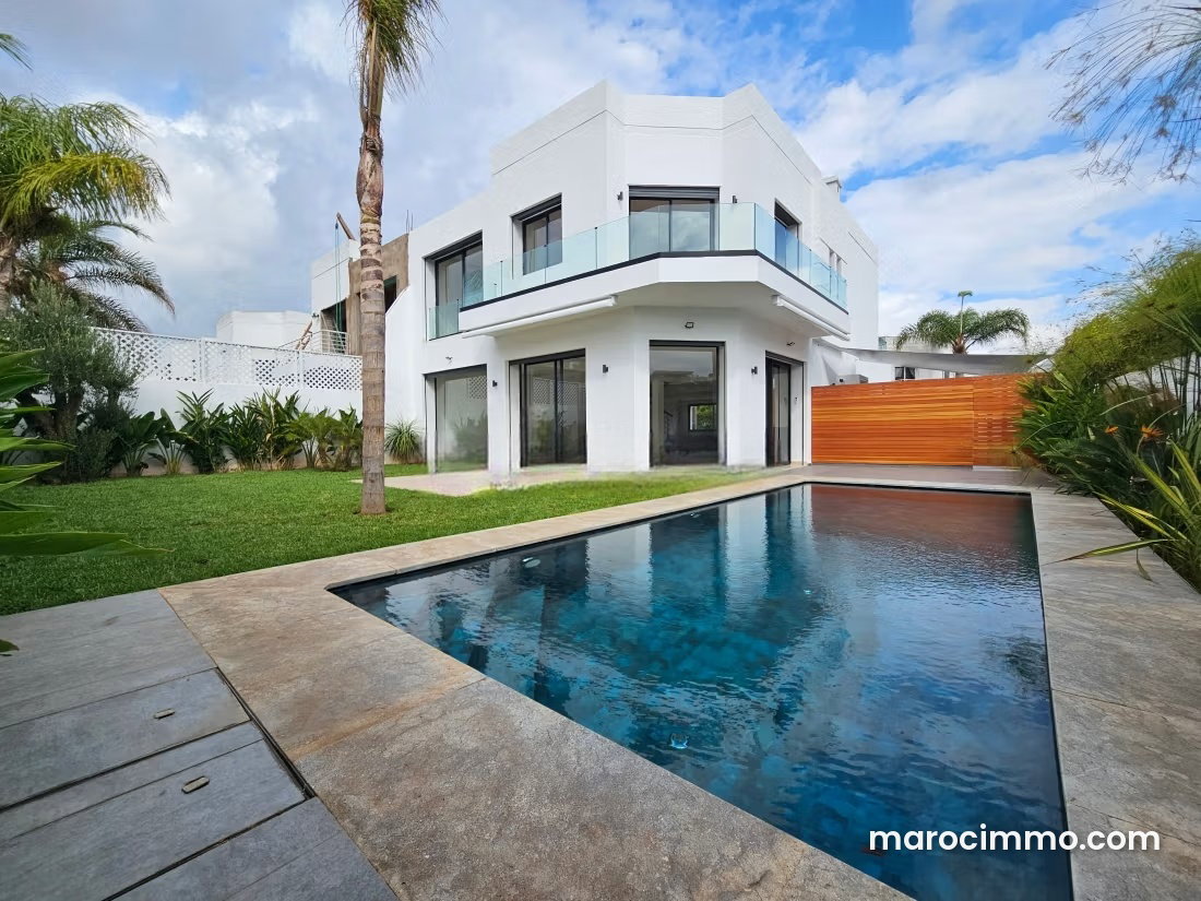 4-Bedroom Villa with Swimming Pool for Rent, Californie, Casablanca — Casablanca