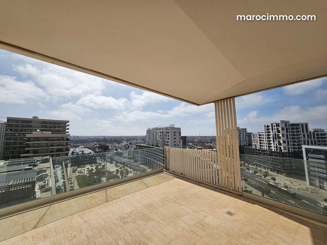 T4 Penthouse of 299m² with large terrace — 2