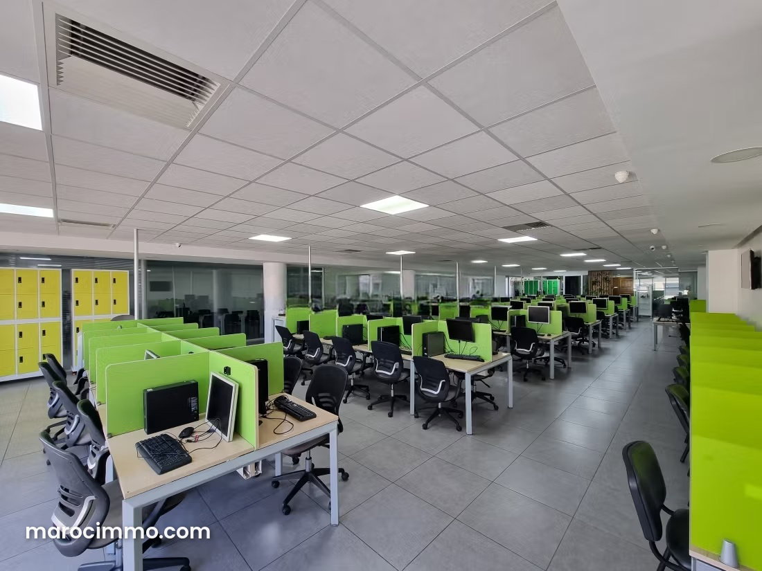 مكتب واسع مجهّز للكراء بحي بالمير بالدار البيضاء — الدار البيضاء