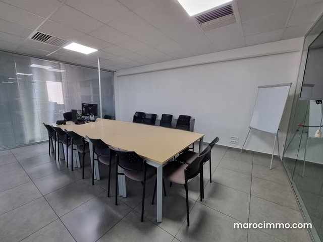Plateau de bureaux aménagé et equipé de 364m² — 5