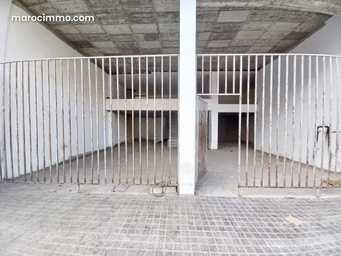 125 m² Commercial Space with Terrace in Oasis, Casablanca — Casablanca