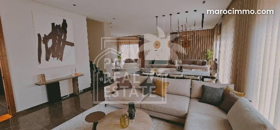 A Must-Have: Luxury Villa for Sale in a Stunning Residence on the Lourika Road