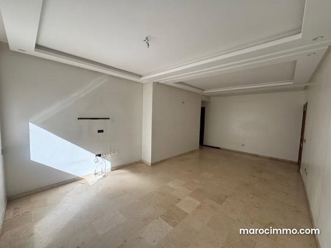 2-Bedroom Apartment with Garden and Swimming Pool, Racine, Casablanca — Casablanca