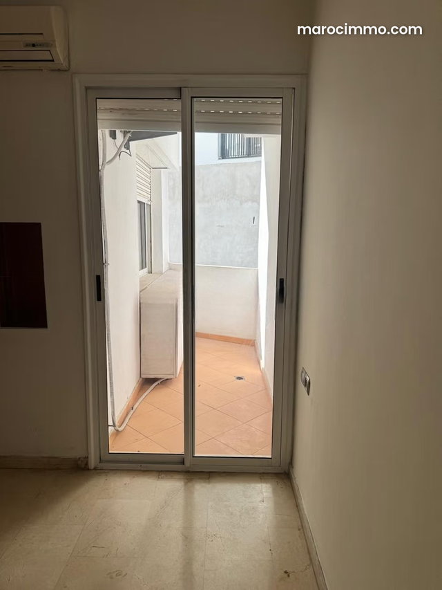 Magnifique appartement à louer en plein RACINE — 4