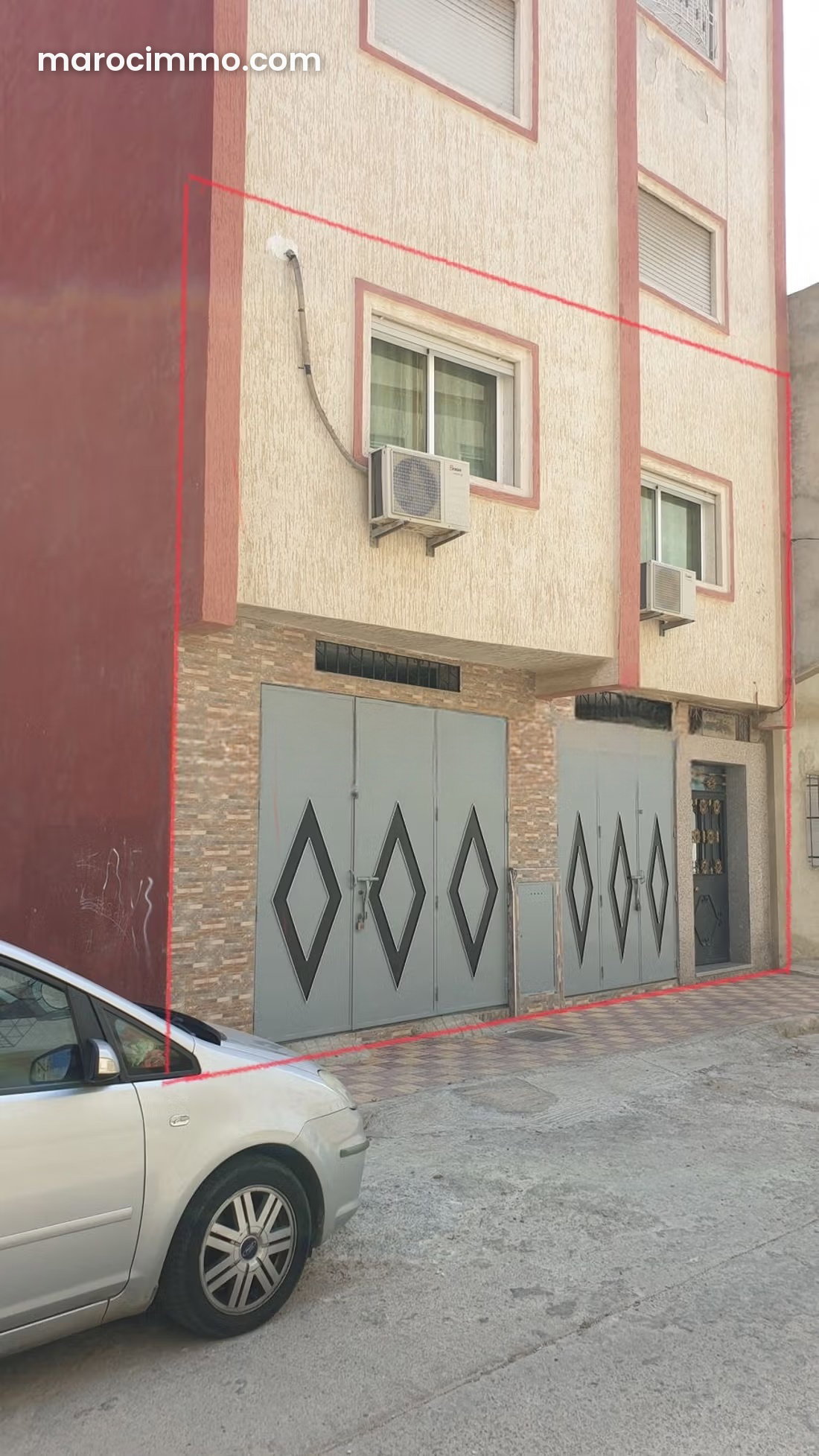 شقة بترّاس ومرأب للبيع بحي إنارة في تطوان — تطوان