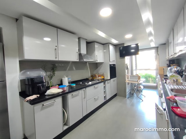T4 de 200 m² – 3 chambres chambre de personnel — 4