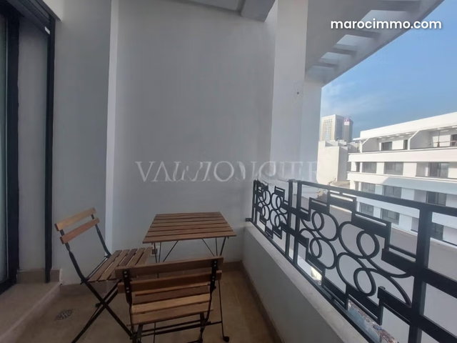 Location studio meublé moderne avec terrasse – Quartier Gauthier, Casablanca — 2