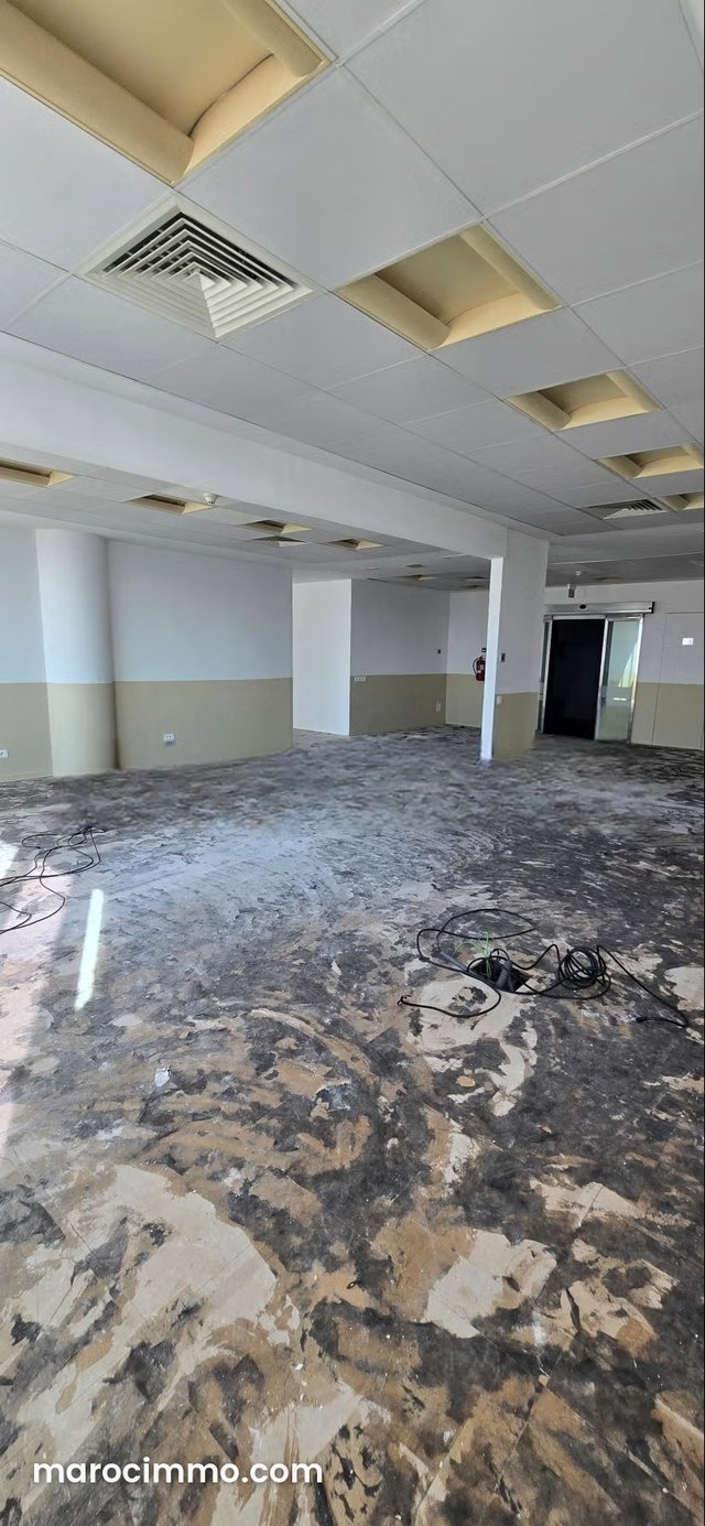 Magnificent office space for rent at the Marina — 2
