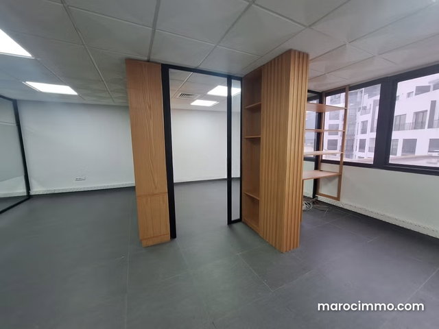Beautiful Offices for Rent in Casablanca Finance City. 68 m² Space. With Elevator — 2