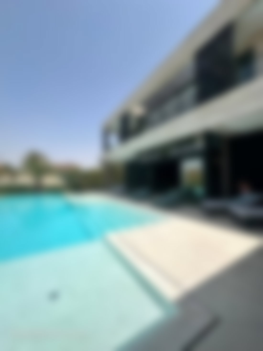 فيلا فاخرة مع مسبح وحديقة على طريق فاس بمراكش