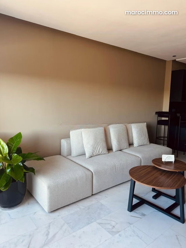 Location saisonnière à Franceville. 1 belle chambre. Avec ascenseur et terrasse — 5