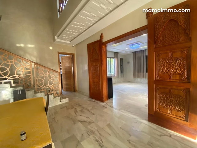 Vente villa de luxe à Quartier Des Ambassades. 10 pièces. Terrasse et jardin — 5