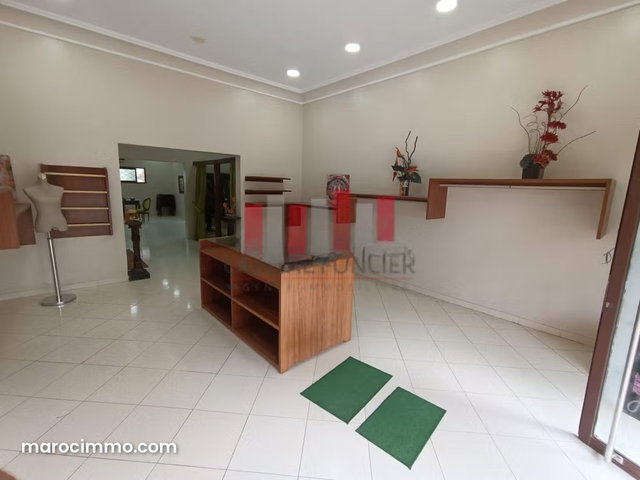 Local commercial de 102m2 parallèle au Bd Ghandi à la location — 5