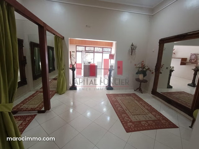 Local commercial de 102m2 parallèle au Bd Ghandi à la location — 3