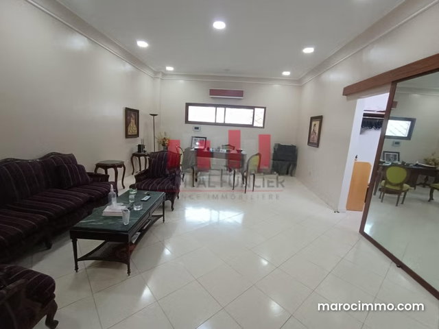 Local commercial de 102m2 parallèle au Bd Ghandi à la location — 2