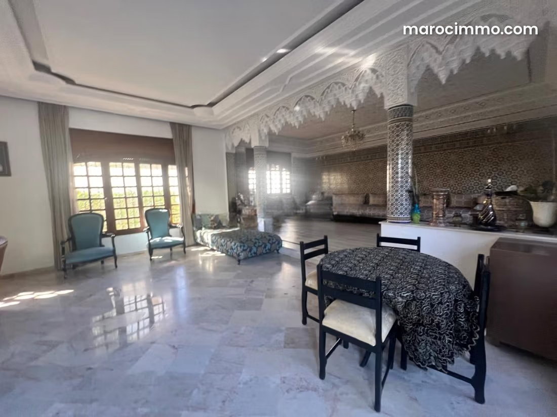 Villa 400 m² avec jardin et terrasses, Les Crêtes, Casablanca — Casablanca