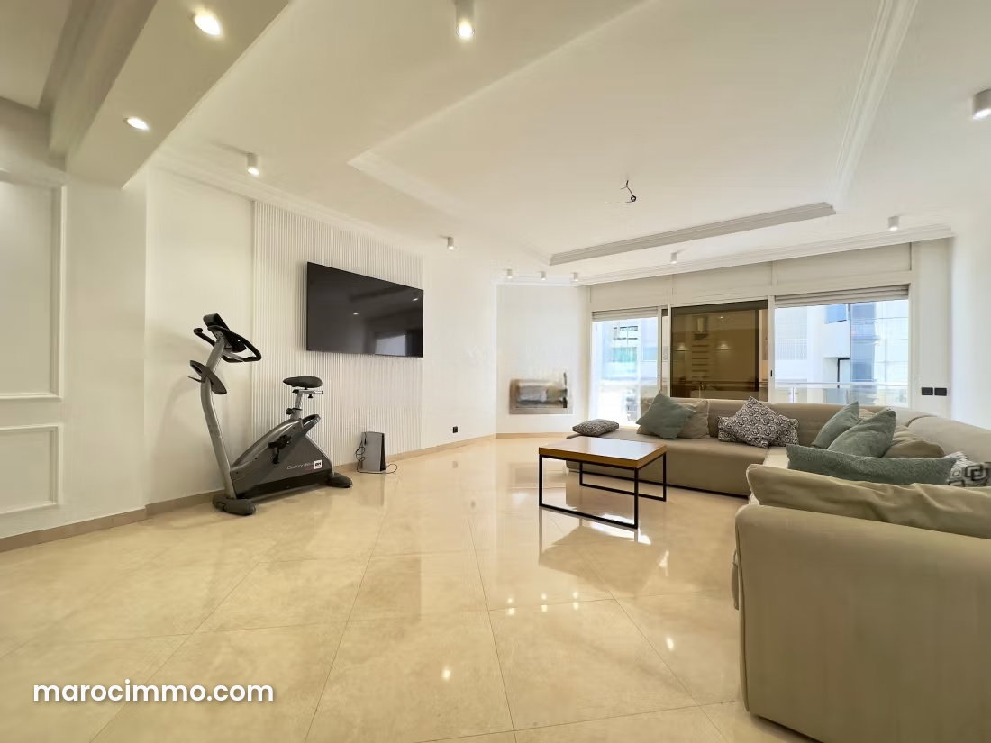 220 sqm Apartment with Terrace and 3 Bedrooms in Anfa, Casablanca — Casablanca