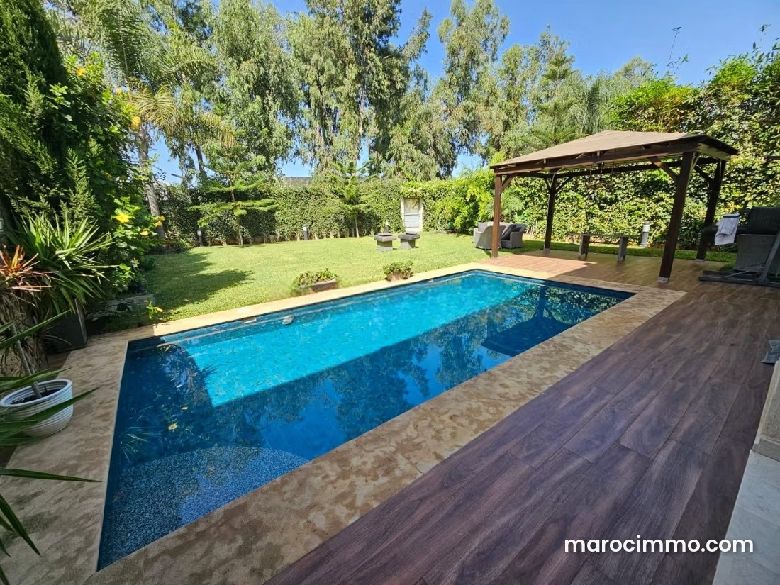 Villa 554 m², piscine et jardin, Ville Verte, Bouskoura — Bouskoura
