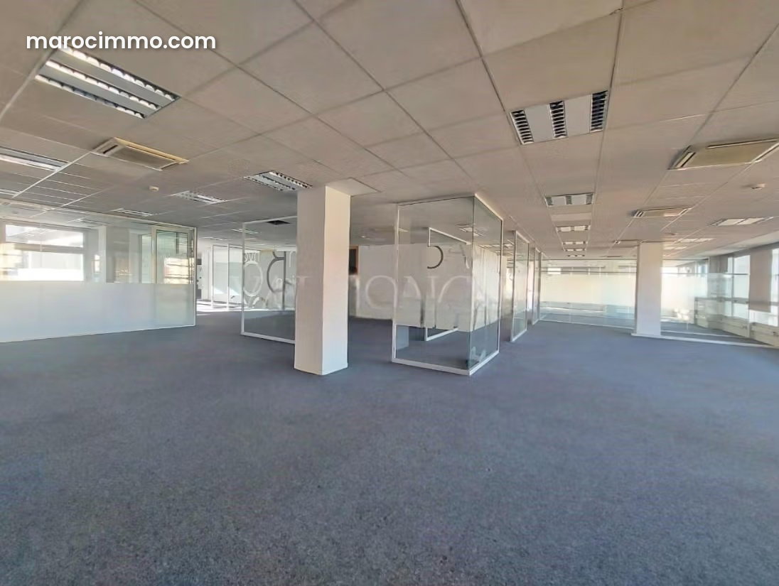 440 m² Office Space with Parking, Boulevard Abdelmoumen, Casablanca — Casablanca