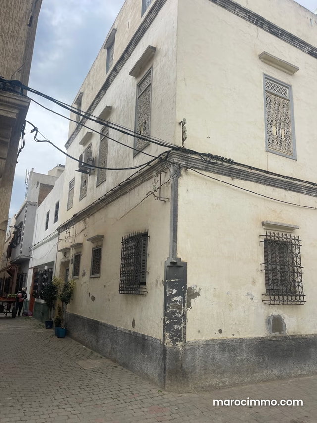 Trouvez votre maison à acheter à Ksar el Kébir. 6 chambres agréables — 3