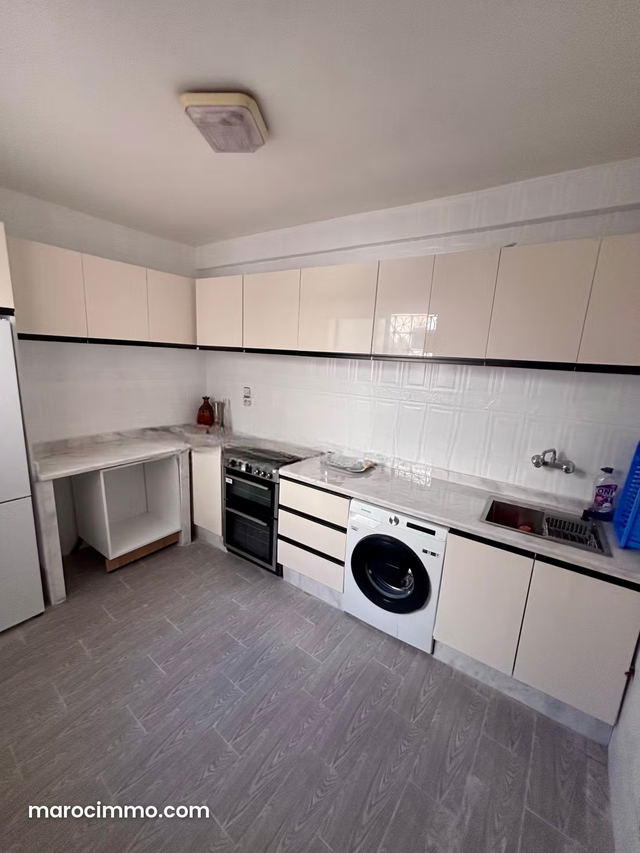 Appartement hyper centre Gueliz 99m2 3 chambres — مراكش