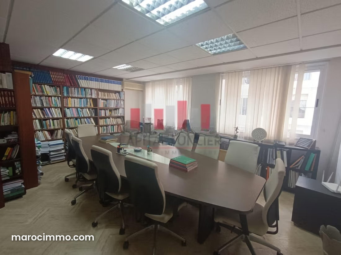 مكتب راقٍ للبيع بحي راسين في الدار البيضاء — الدار البيضاء