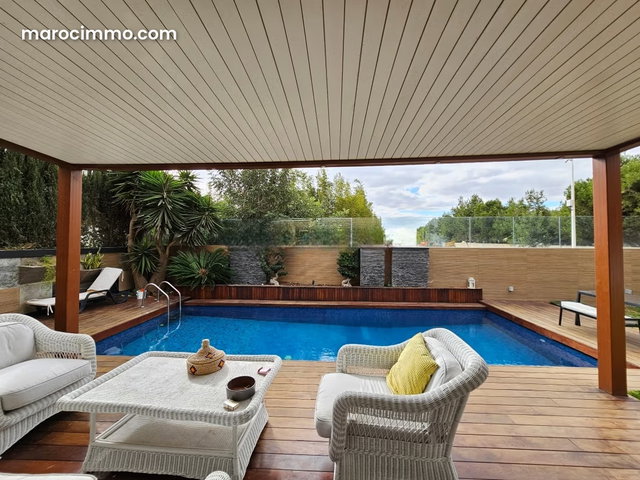 Villa t4 vide de 520m² – 3 ch. – Piscine — 2