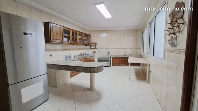 Appartement à Vendre de 250.0 m² à Casablanca, Liberte — 2