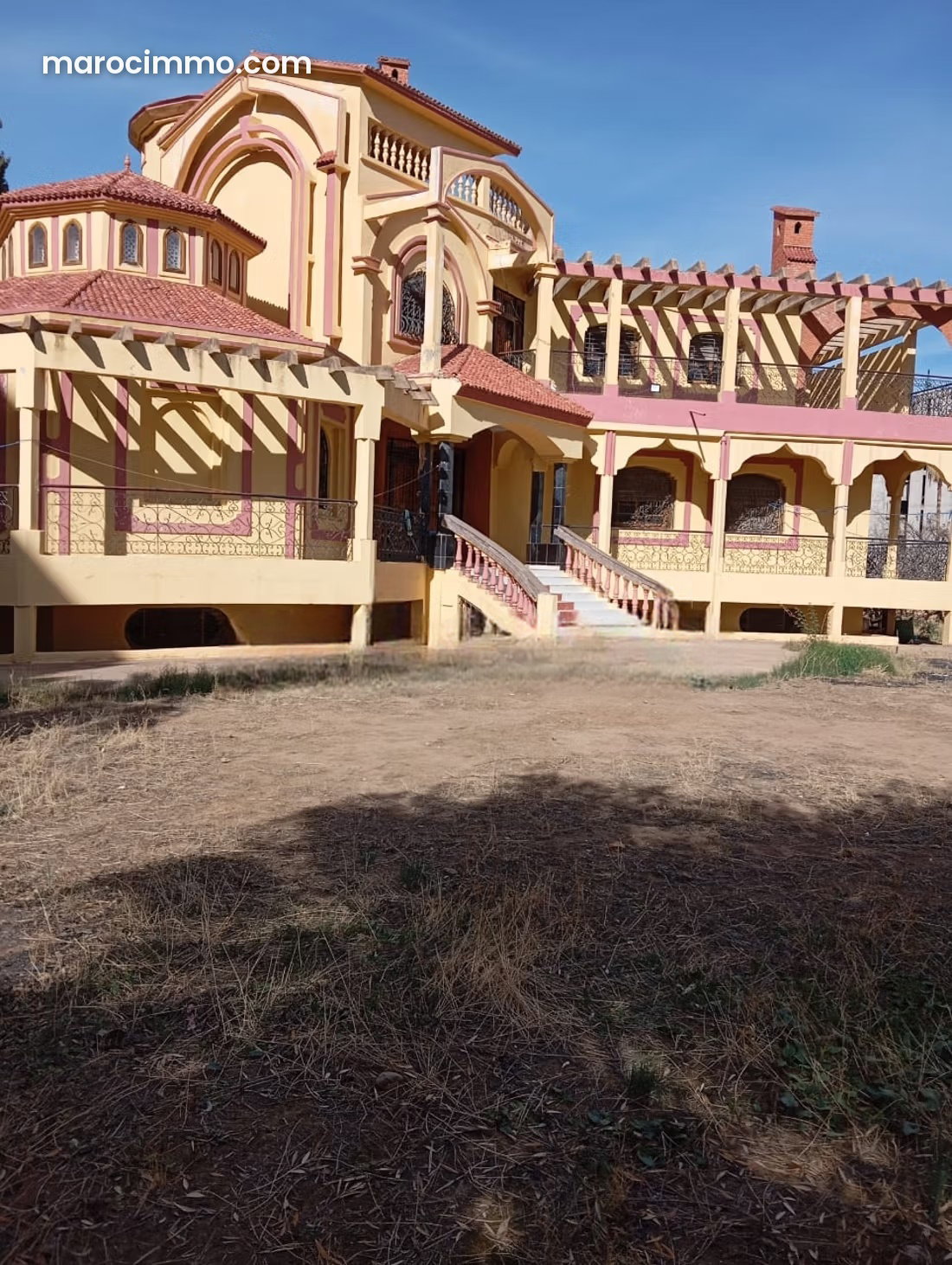 Villa avec vue montagne à Béni Mellal, terrain classé R6 — Béni Mellal