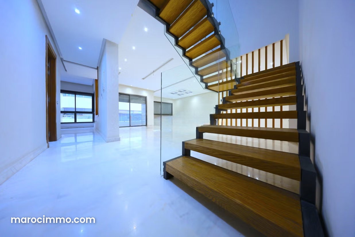 Spacious 228 m² Apartment for Sale in the Champ de Course Area, Fez — Fez