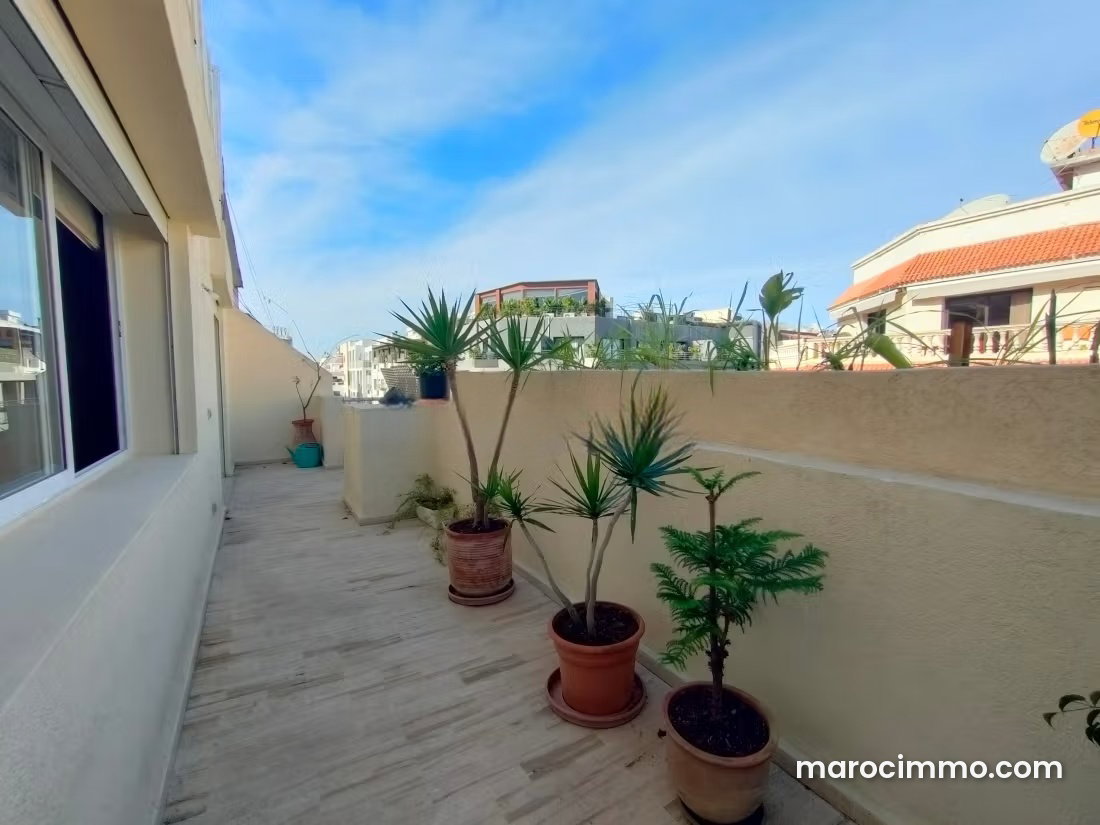 190 m² Apartment with Terrace for Rent in Racine, Casablanca — Casablanca