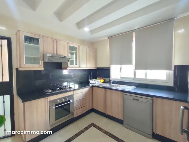 T4 for rent or furnished of 190m² – 3 bedrooms — 4